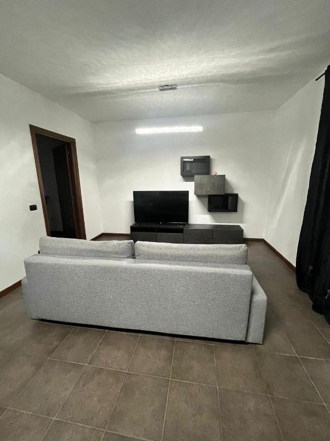 Home Sarenji Trivolzio Bagian luar foto